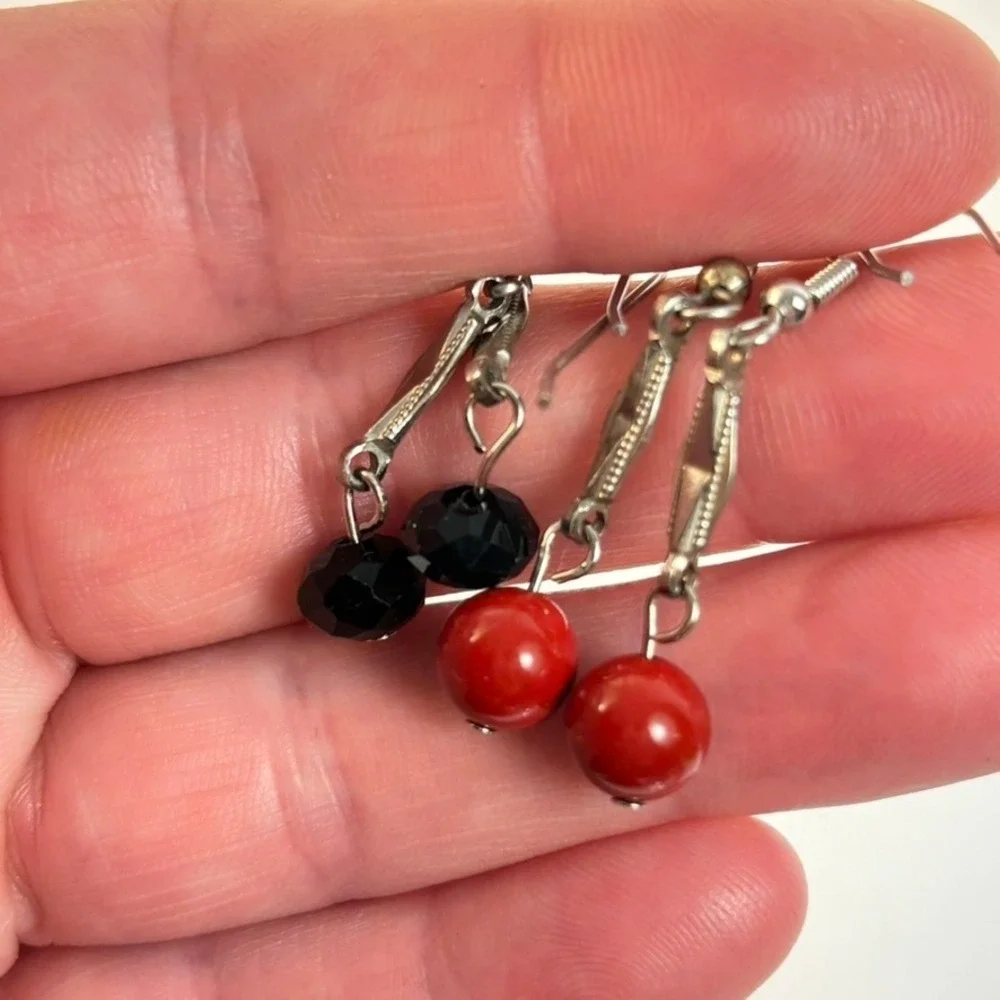 Vintage Glass Bead Dangle Earrings Red Black Boho Minimalist 90s Whimsygoth Goth